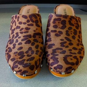 Torrid Size 9WW leopard wood mule